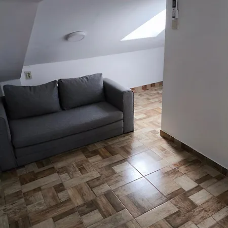 Koezponti Appartement *